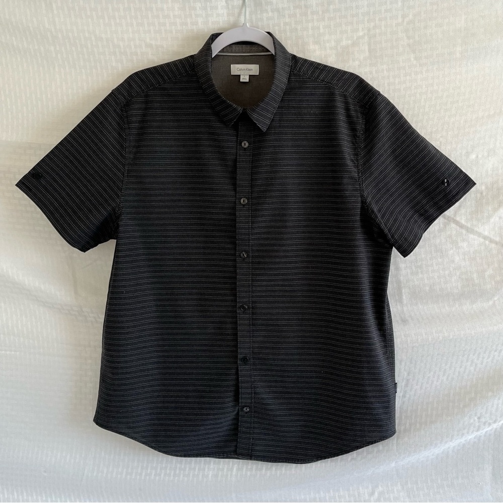 Calvin Klein Short Sleeve Button Up Shirt Black Stripe Button Sleeves Size Large